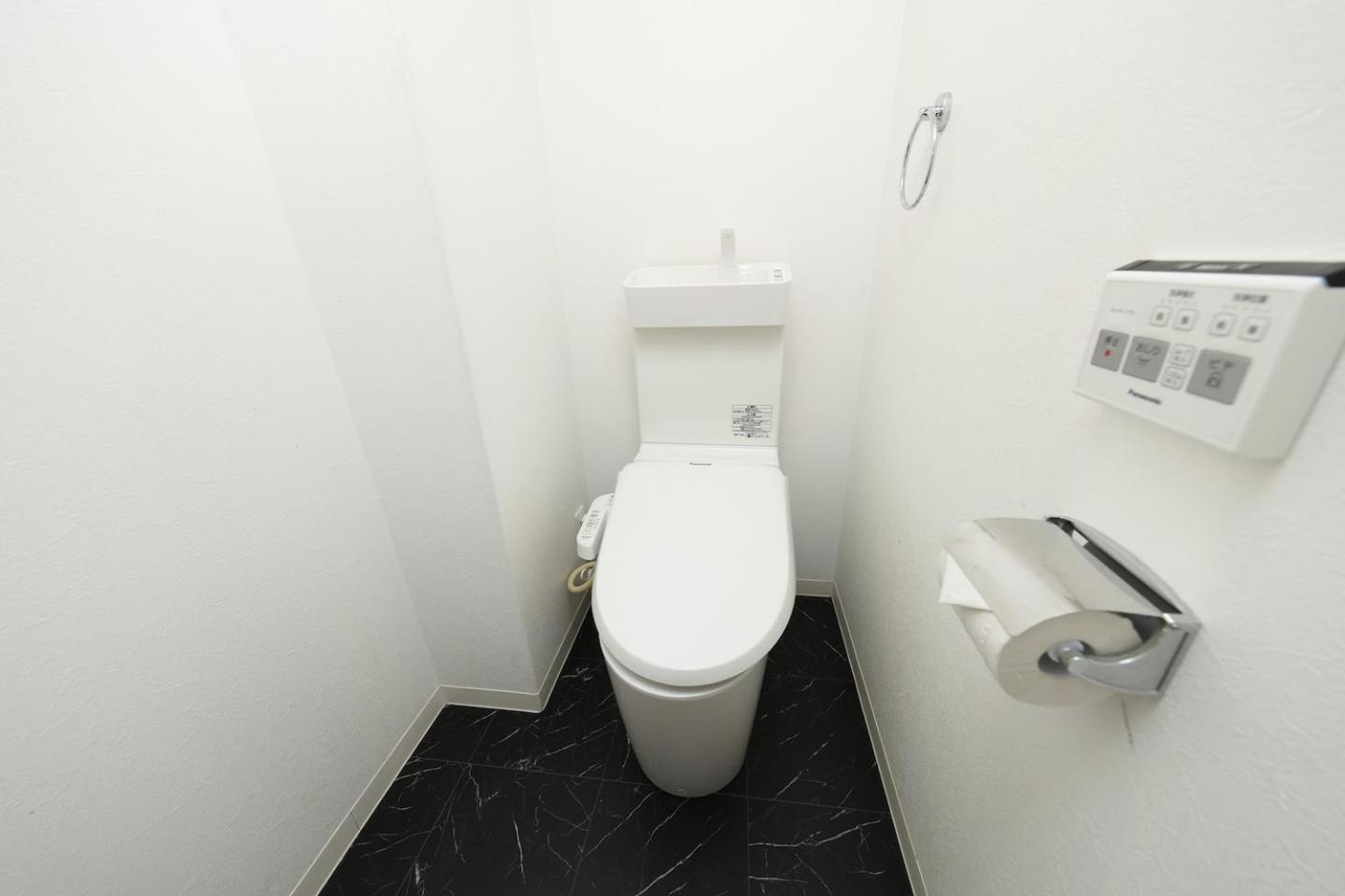 Koma 6 Minutes Walk From Asakusa Sta Prefektura Tokio